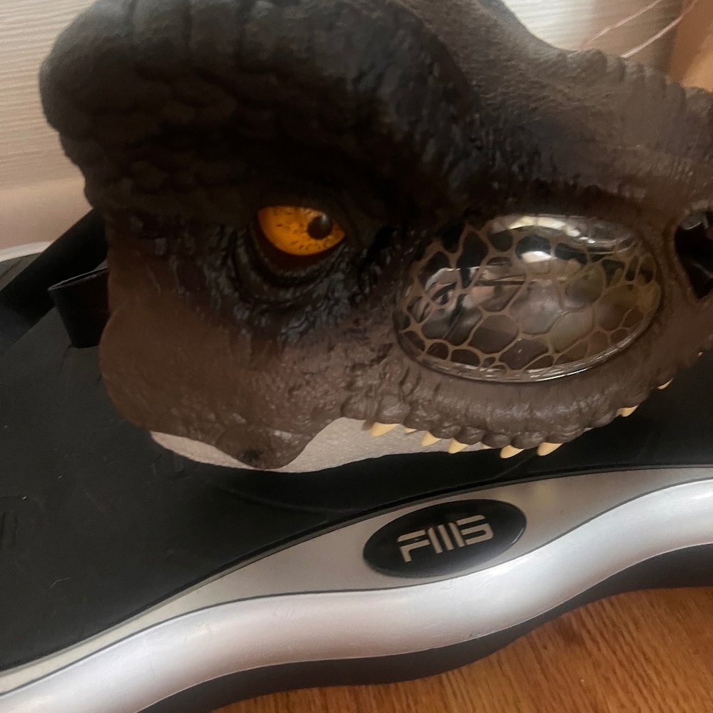 Jurassic World Dominion Chomp N Roar Tyrannosaurus T Rex Dinosaur Mask for Costu